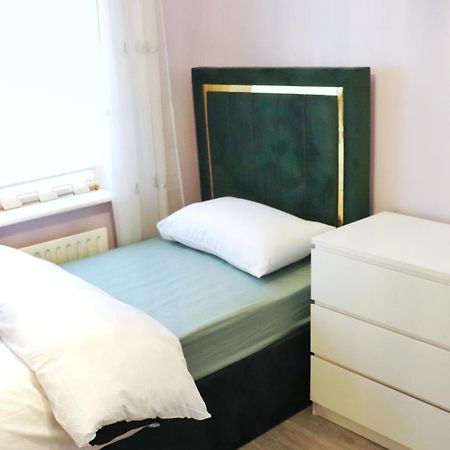Your Perfect Home Away From Home コーク エクステリア 写真